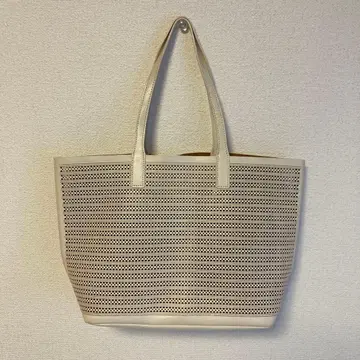 Beaure Second 뷰레 세컨드 펀칭 카우 가죽 토트백