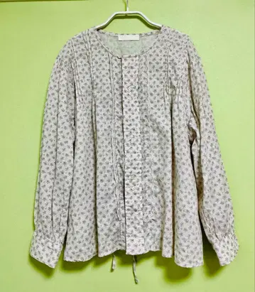 네스트로브 블라우스 새상품급