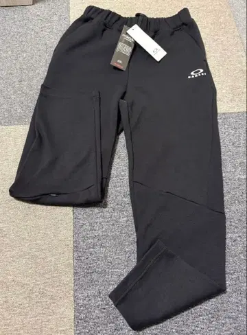 Oakley 블랙 맨투맨 팬츠 S 사이즈 (160)
