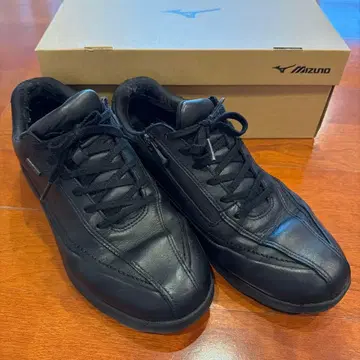 미즈노 고어텍스 가죽 블랙 스니커즈