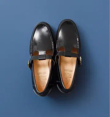 ARTESANOS 카우 가죽 T 스트랩 슈즈 36