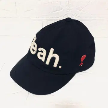 메디콤토이 FABRICK 주느비에브 Yeah. CAP 캡 모자