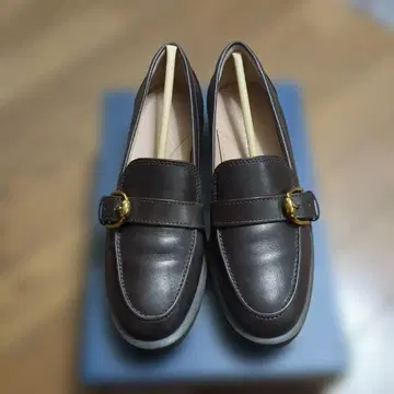 콜한 브라운 가죽 로퍼 골드 버클