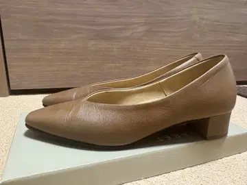 BARCLAY 브라운 가죽 펌프스