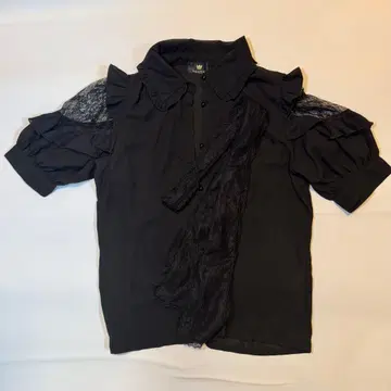 ROJITA 레이스 포함 블랙 반팔 블라우스