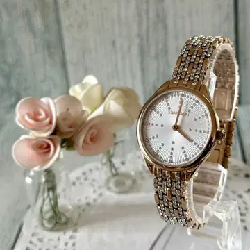 [ 레어 ] Swarovski 스와로브스키 손목시계 골드 Attract