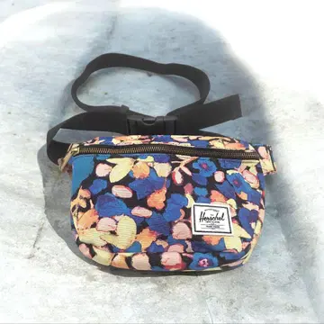 Herschel 꽃무늬 바디백 힙색