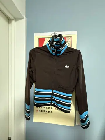 adidas 스트라이프 디자인 자켓