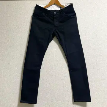 어태치먼트 ATTACHMENT 코튼 스트레치 커브 팬츠 블랙