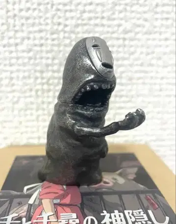 지브리 센과 치히로의 행방불명 카오나시 피규어 한정품