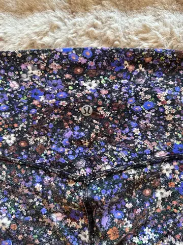 Lululemon sports shorts