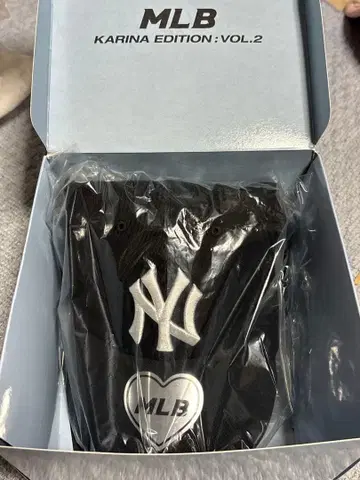 MLB 카리나 시그니처 언스트럭처 볼캡 블랙