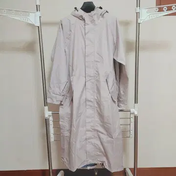 여성용 옅은 핑크색 롱 레인코트