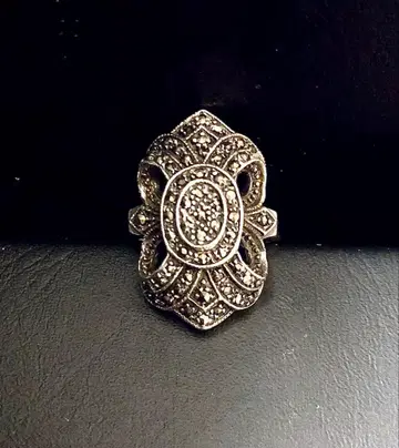 [실버 [SV925] 마카사이트 (백철광)를 장식한 앤티크 반지]