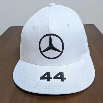 메르세데스-벤츠 AMG 페트로나스 루이스 해밀턴 플랫 브림 햇