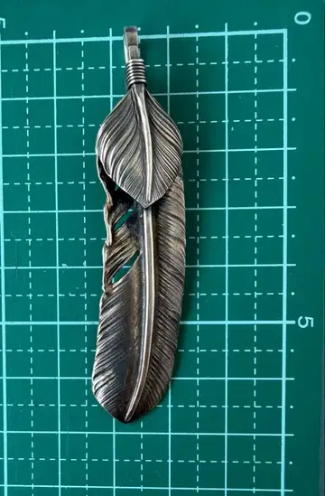 goro's(고로즈) 상은 특대형 페더 (오른쪽)