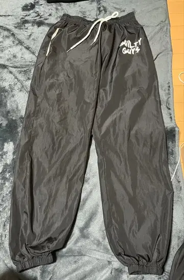 [ 한정품 ] GUILTY GUYS 나일론 트랙 팬츠 블랙 스트릿