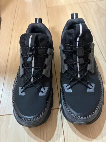 On 트레일 러닝화 25cm