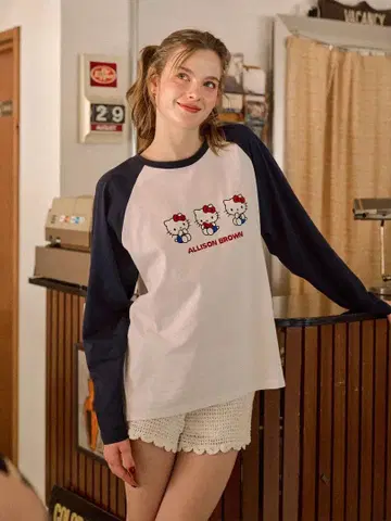 ALLISON BROWN 헬로키티 긴팔 T셔츠