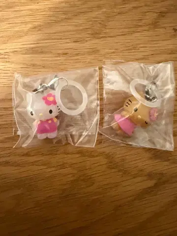 헬로키티 가챠가챠 2개 세트