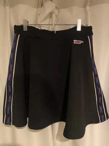 오니츠카타이거 저지 스커트 미니스커트