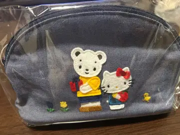 파미리아 x 헬로키티 콜라보 파우치