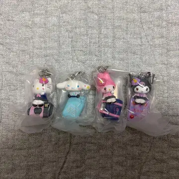 산리오 캐릭터즈 헤이세이 갸루 참 키티 쿠로미 마이멜로디 시나몬