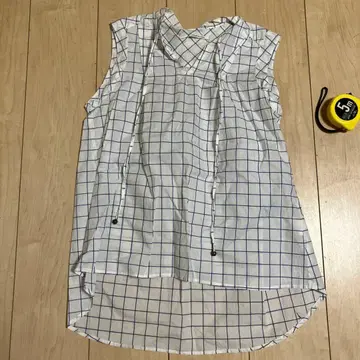 슬리브리스 화이트 체크 셔츠