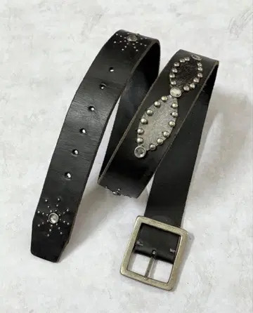 스터드 장식 블랙 가죽 벨트