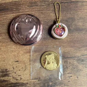 세일러문 전시회 기념 메달 굿즈