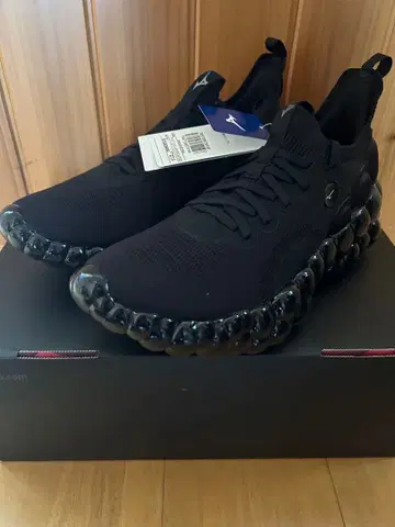 더 미즈노 에너지 오사카 엑스포 2025 미야쿠미야쿠 스니커즈 27.0