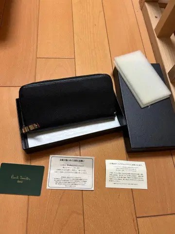 정가 40000엔 폴스미스 지갑 라운드 지퍼 멀티 스트라이프