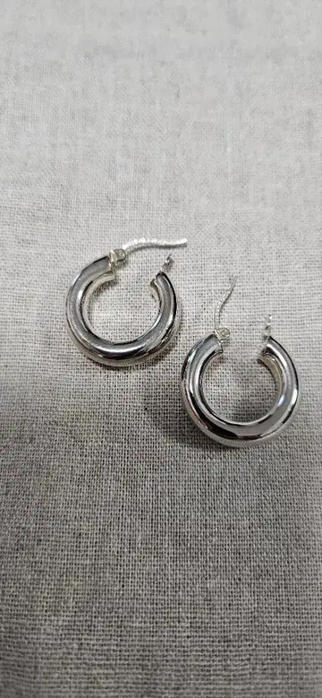 Shinzone 신존 후프 귀걸이 실버 양쪽 귀