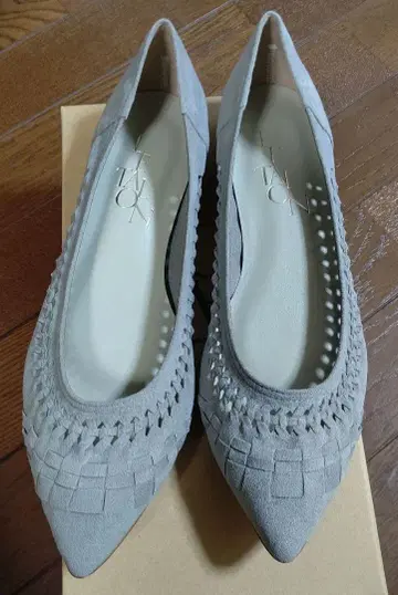 [ 새상품 ] LE TALON 포인티드 사시 메쉬 플랫