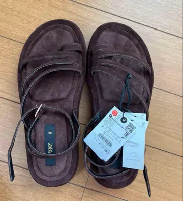 미사용 새상품 ZARA 스웨이드 샌들