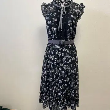 새상품 axes femme 플라워 무늬 민소매 원피스