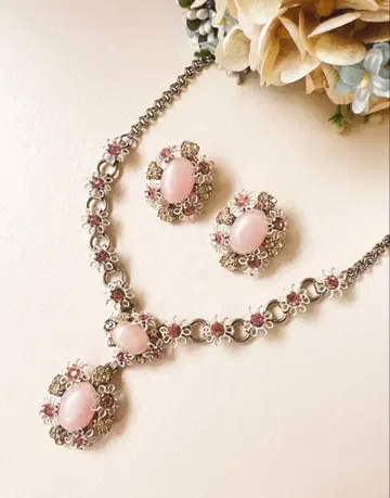 빈티지 1950년대 플라워 목걸이 귀찌 세트 쉘핑크