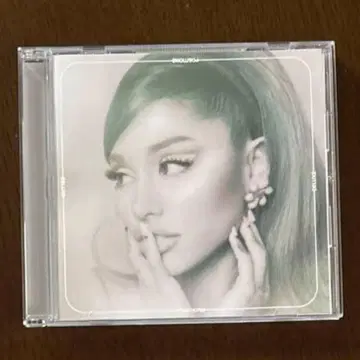 미사용 새상품 Ariana Grande 아리아나 그랑데 CD 공식