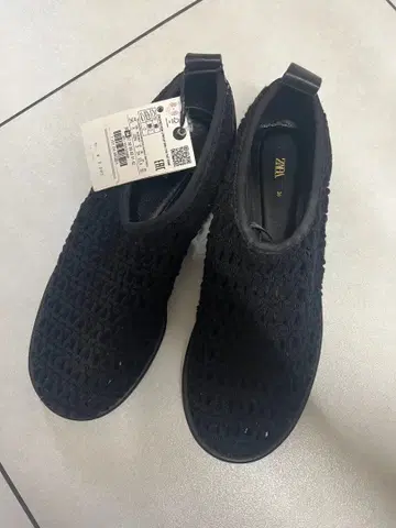 새상품 ZARA 블랙 메쉬 플랫슈즈