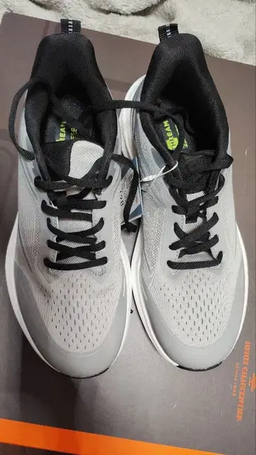 ATHREAM 러닝화 경량 통기성 쿠션성 3E 25.5cm