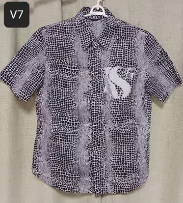 V7 발렌자포 스포츠 크로커다일 패턴 반팔 블라우스