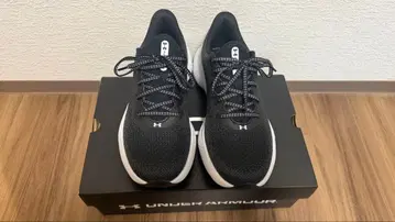 UNDER ARMOUR 러닝화 블랙