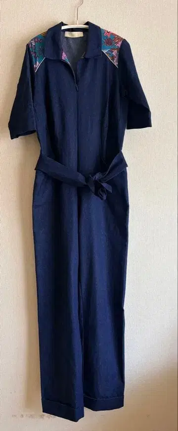 HP France 마르뜨 드 묠랑 셀렉 네이비 반팔 점프수트