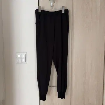 룰루레몬 슬림핏 미드라이즈 조거 S 블랙