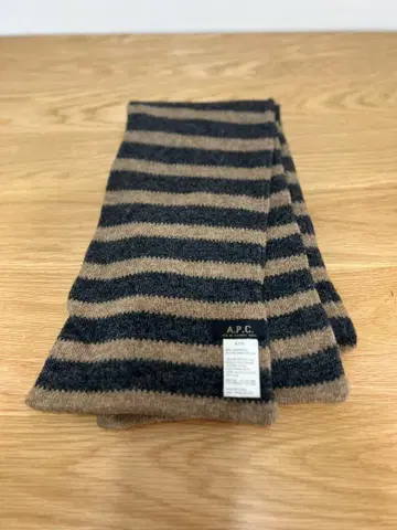 A.P.C. 스트라이프 머플러