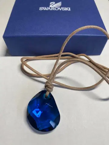 Swarovski 파란색 크리스탈 목걸이