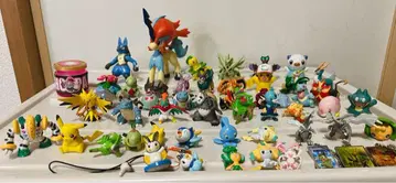 포켓몬 피규어 세트 몬코레 등 약 50개 및 잡화 세트