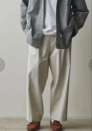 스티븐 앨런 브러쉬드 코튼 인투 플리츠 드레스 트라우저