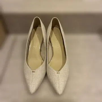 LE TALON V컷 심 펌프스 6.5cm