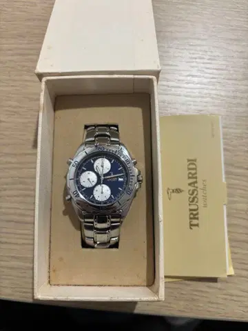 트루사르디 TRUSSARDI 크로노그래프 손목시계 희귀 레어 모델